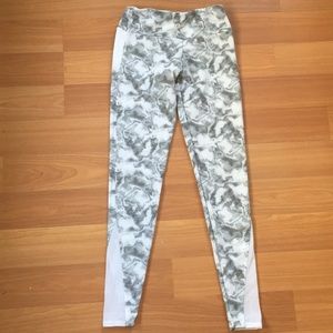 Onzie black and white Shaper leggings